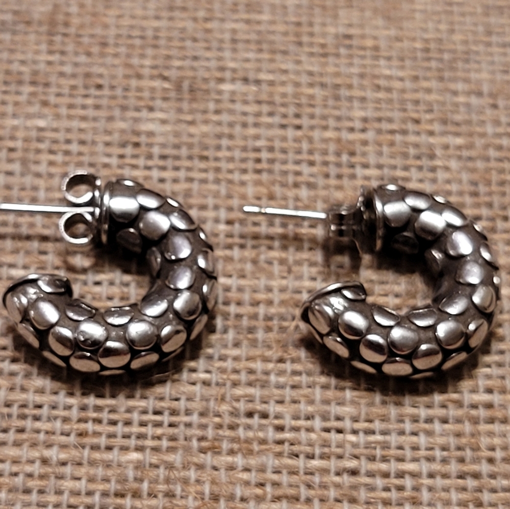 JOHN HARDY | SILVER DOT HOOP EARRINGS - Picture 4 of 10